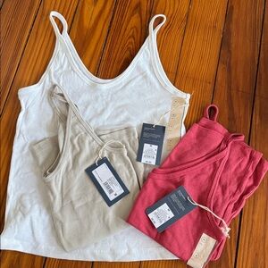 3 universal Thread Cami NWT